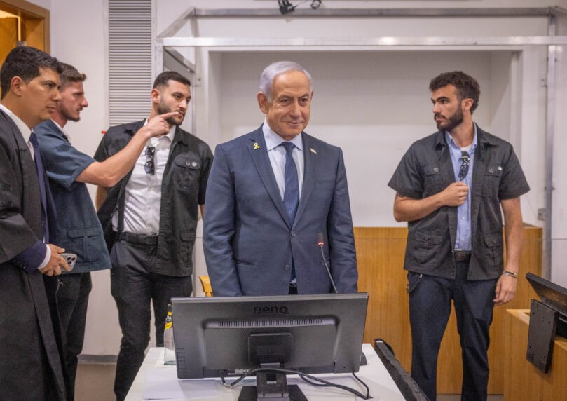 אחרי שעתיים בדלתיים סגורות - הדיון במשפט רה"מ נפתח לתקשורת