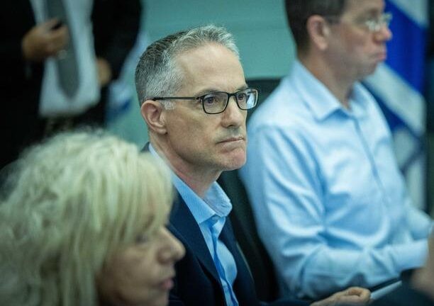 רוב מוחץ בציבור: יש לחקור את שרון אפק בעקבות ביקור הפצ"רית