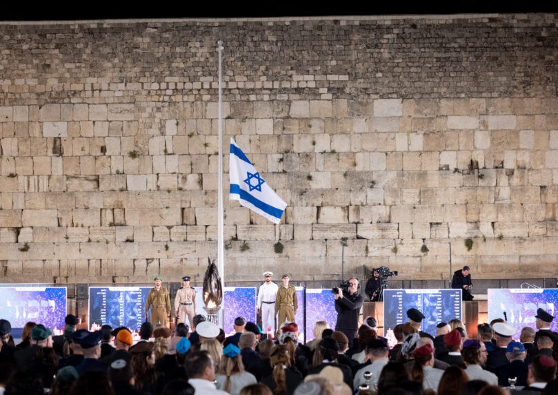 מצמרר: היתומים הקריאו את הקדיש בכותל המערבי על אביהם