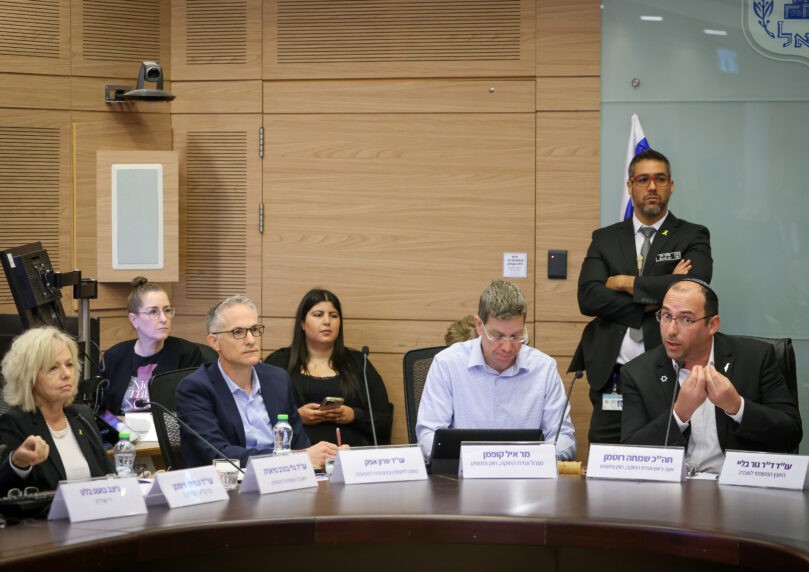 השב"כ: "לא הצלחנו למצוא את בני הבליעל ששולחים את המכתבים"
