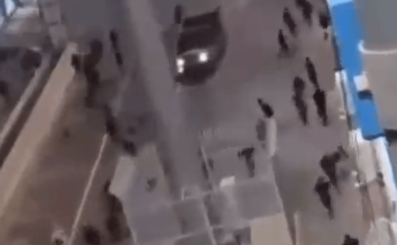 רכב ביטחון דרס אוהדי כדורגל בלוב; משרד הפנים פתח בחקירה