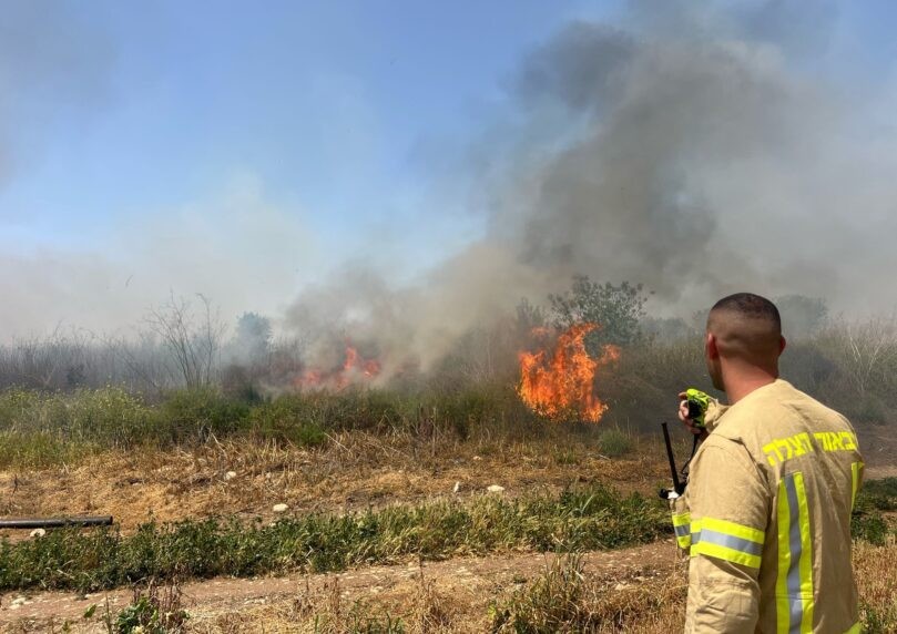 נהג נהרג לאחר שרכבו עלה באש סמוך למעלה אדומים