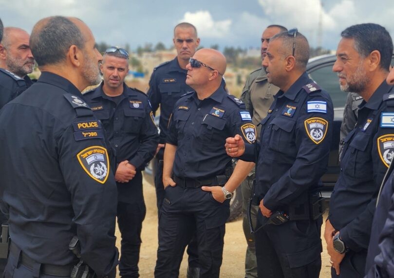 אלמונים הסתערו על חנות ברמלה - וירו למוות ב-3 בני אדם