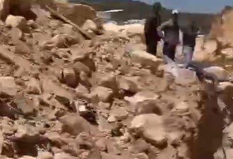 מחבל ירה על לוחמים מתוך המערה - וספג טיל ישיר | צפו