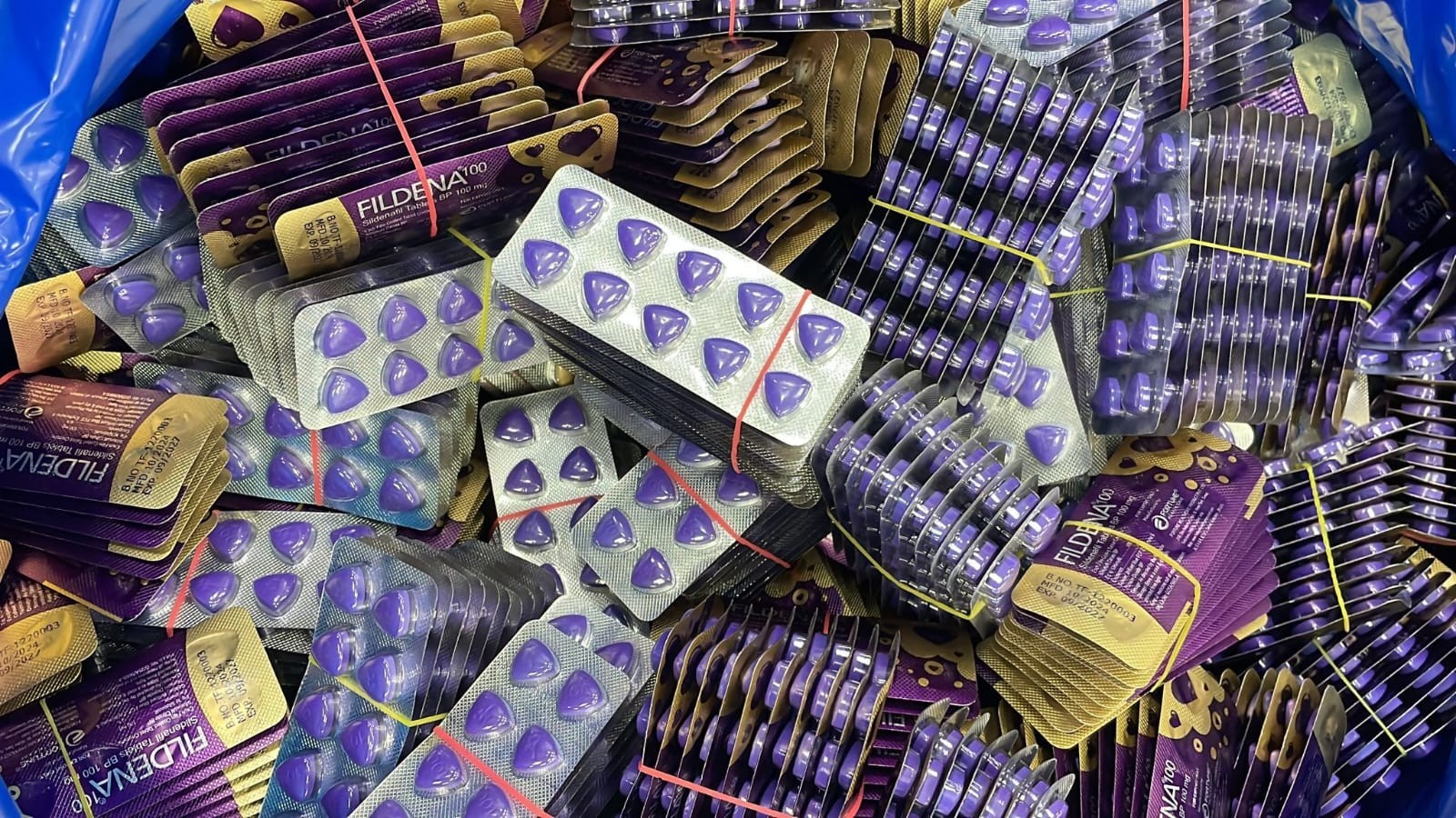 בשווי 450,000 שקלים: נוסע ניסה להבריח כדורי ויאגרה וקמאגרה