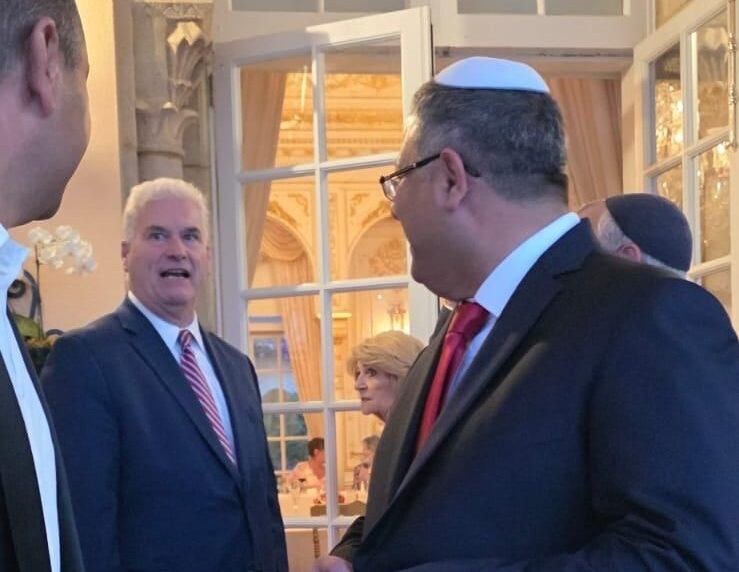 חיבוק רפובליקני: כך התקבל בן גביר באחוזת טראמפ