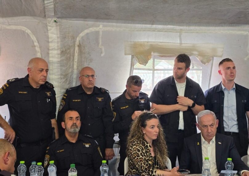 רה"מ נתניהו הגיע לחפ"ק השרפות באזור ירושלים