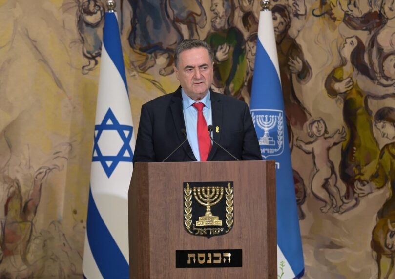שר הביטחון: "‏המחבל המתועב שתקף קצינה במדים חייב להיענש"