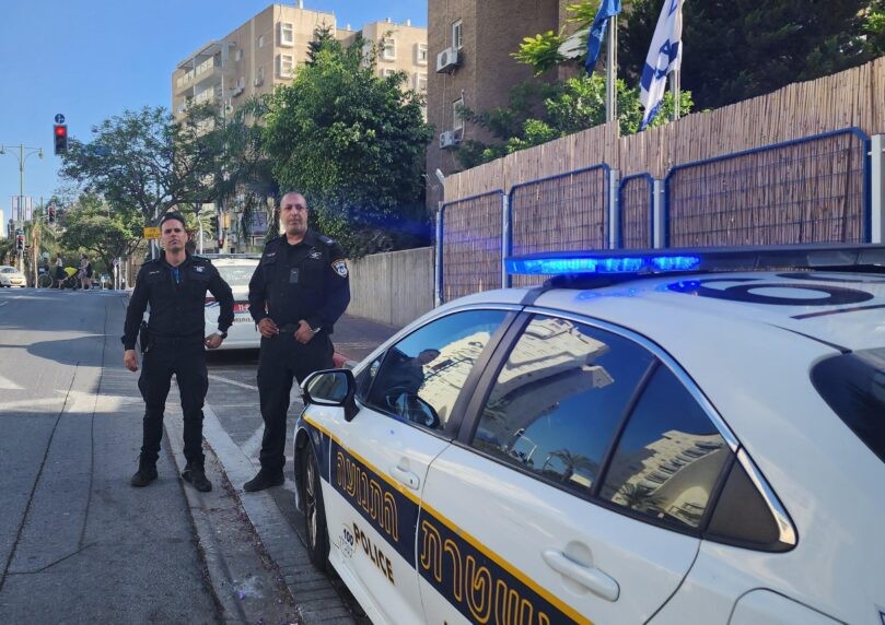 חמישה קטינים נעצרו לאחר שתקפו בשכרות נוסע אוטובוס בגבעתיים