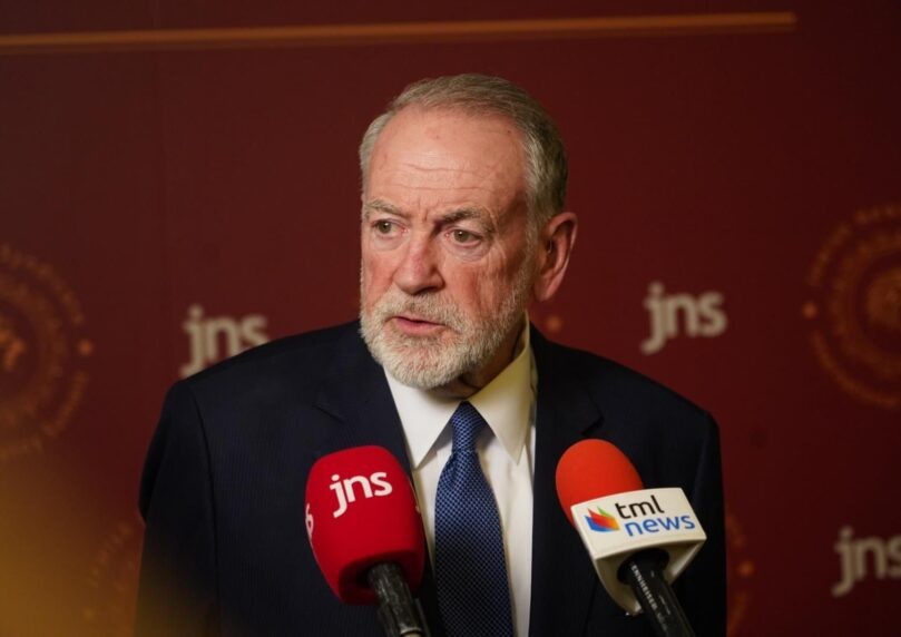 שגריר ארה"ב מאיים: "אולי מטוסי ה-B2 צריכים לבקר בתימן"