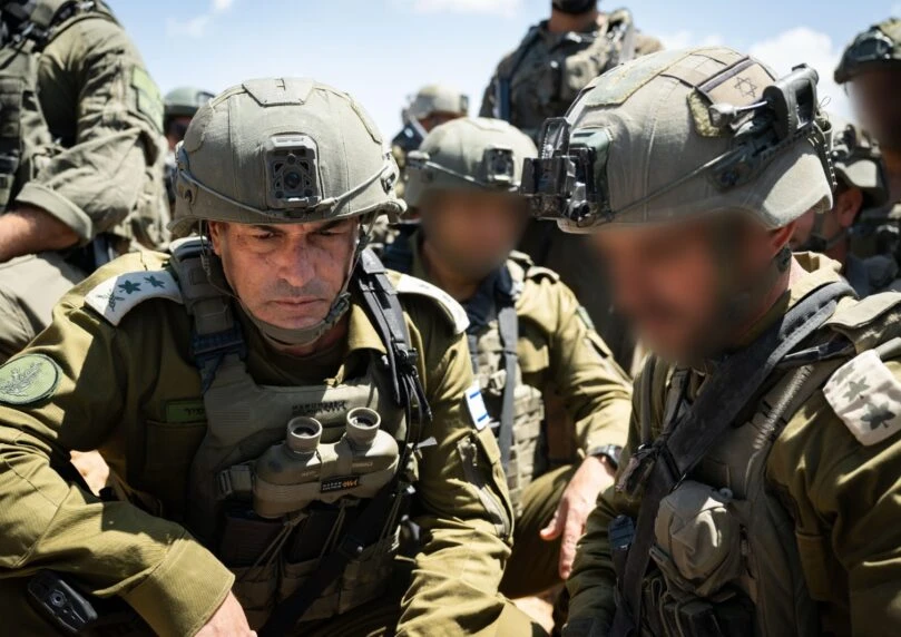 רוב הציבור תומך בהדחה משירות של חותמי מכתבי הסרבנות
