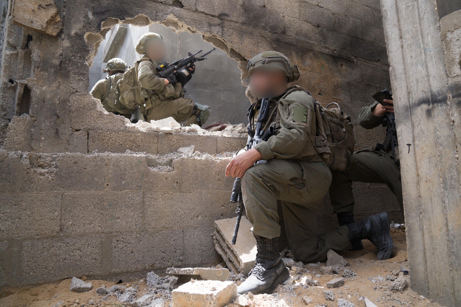 אח החטוף: "אם חמאס לא מוכן להתפרק מנשקו, יש להמשיך את הלחץ"