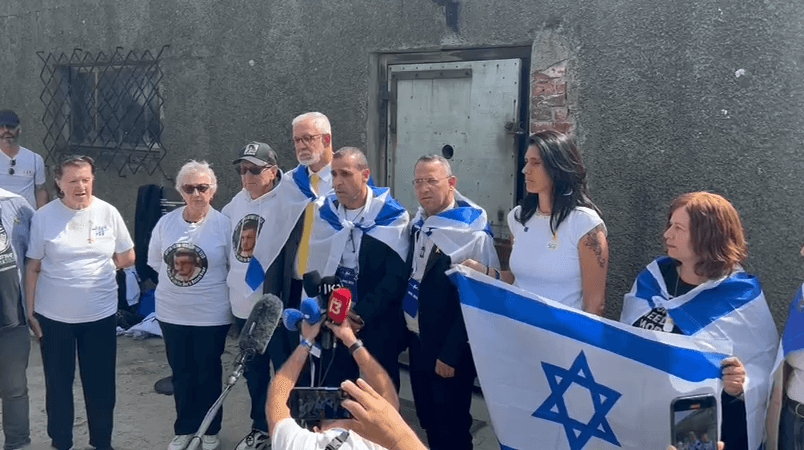 "אנחנו ניצחון הרוח": ההצהרה המרגשת של אלי שרעבי באושוויץ