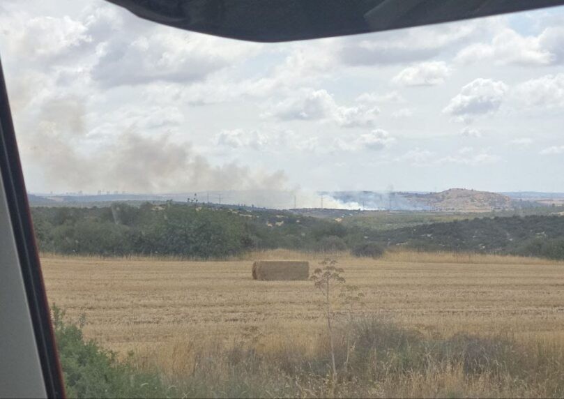 שריפה פרצה במרחב הגן הלאומי תל צפית, כוחות הוזנקו למקום