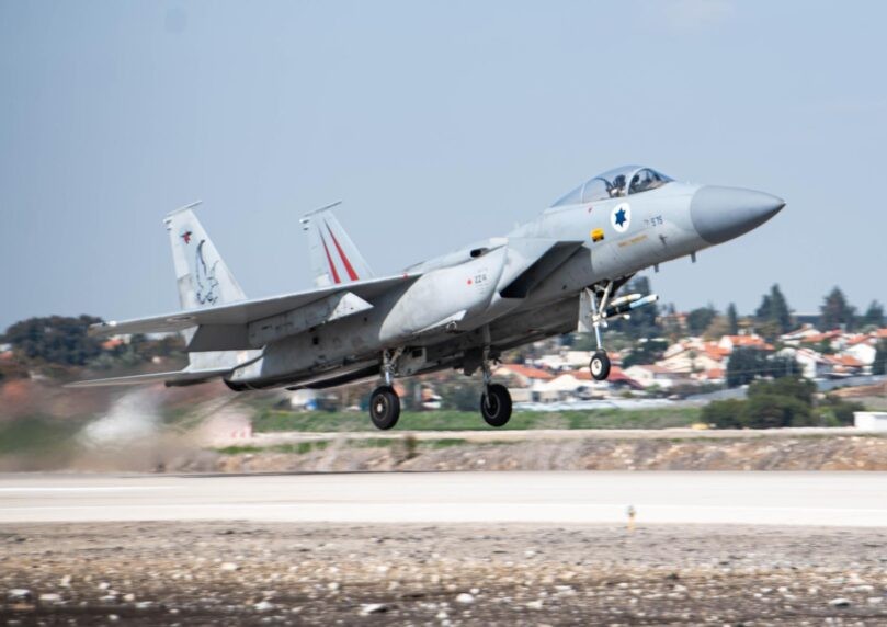 ב-6 שדות תעופה באיראן: 15 מטוסי ומסוקי קרב של המשטר הושמדו