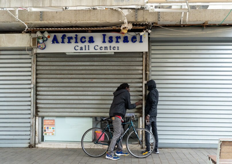 בלאגן במטבח: שלושה שוהים בלתי חוקיים נתפסו במסעדה