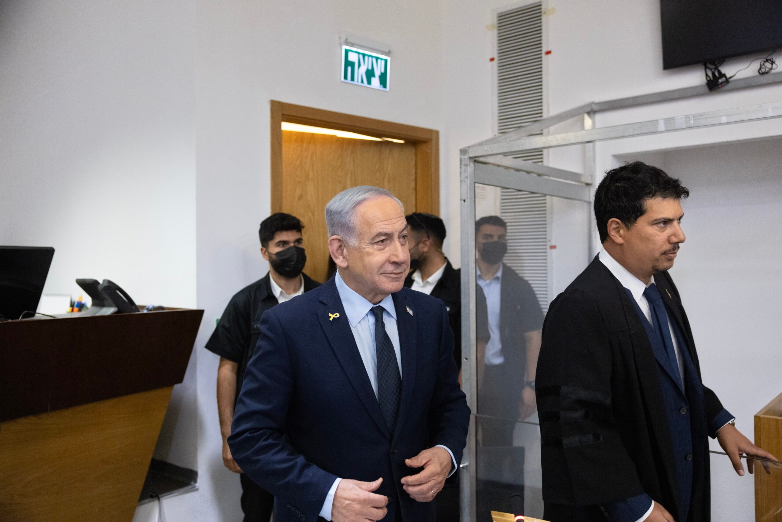 שלטון הפקידים: עדות נתניהו תתחיל באיחור בשל עיצומי פרקליטים