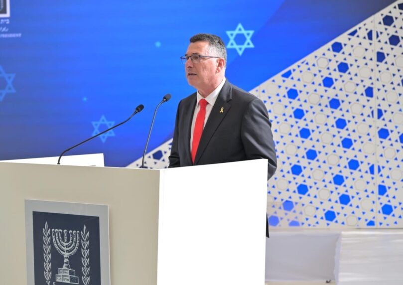 שר החוץ: "הטרור מנסה לפגוע בנו בכל מקום"