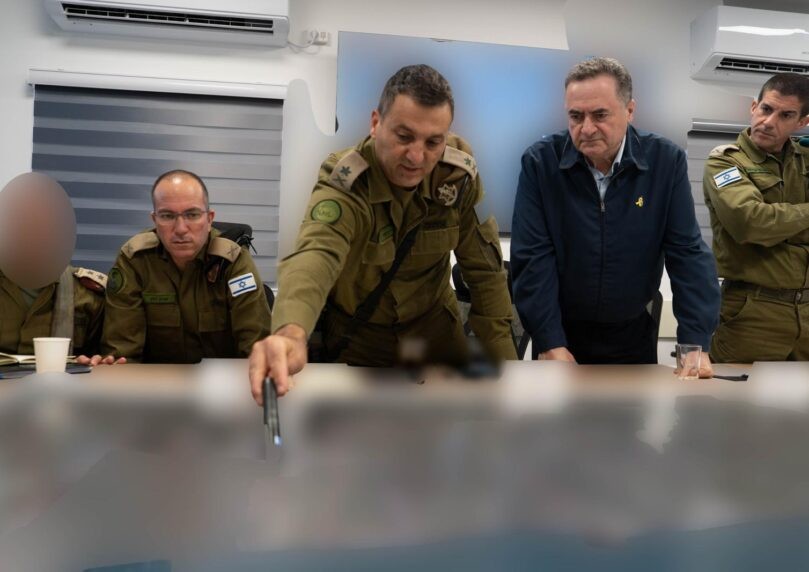 שר הביטחון מאיים: "תושבי טהרן ישלמו את המחיר ובקרוב"