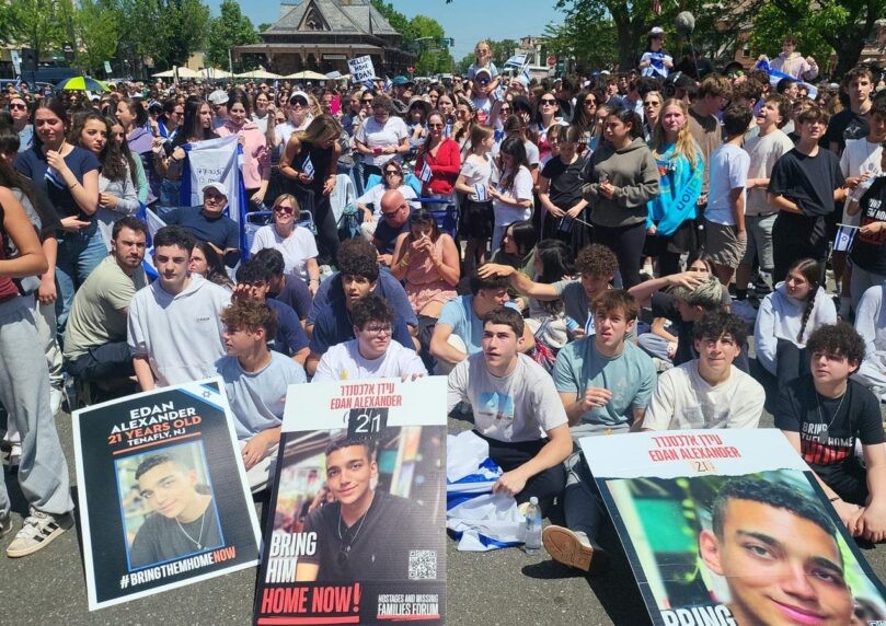 אלפים תועדו בניו ג'רזי ממתינים לשובו של החטוף הישראלי