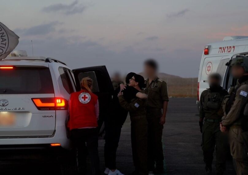 צפו: רגעי החבירה של עידן אלכסנדר לידי כוחותינו