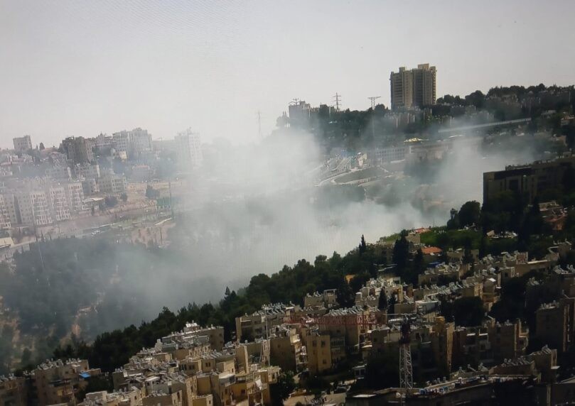לוחמי האש בלמו את התפשטות השריפה בוואדי בירושלים