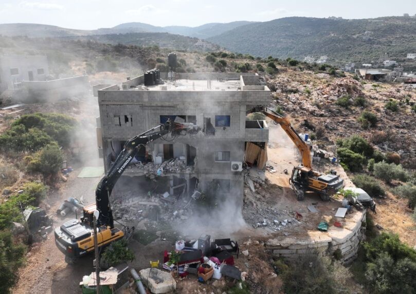 בעקבות הפיגוע: נהרס מבנה סמוך לציר שבו נרצחה צאלה גז הי"ד