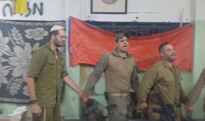 עיר הנצח: לוחמינו הגיבורים חוגגים את יום ירושלים בעזה | צפו