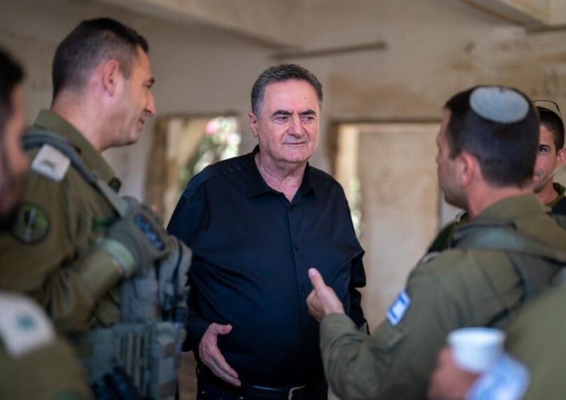 שר הביטחון מאיים: "נשיא סוריה אחראי - התגובה תגיע בהקדם"