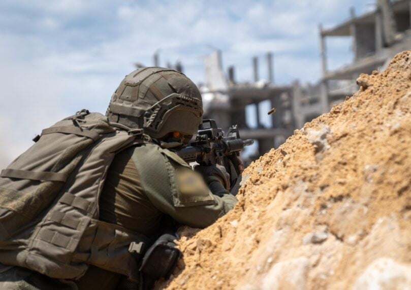 לוחם צה"ל נפצע באורח קל מפיצוץ רימון בדרום רצועת עזה