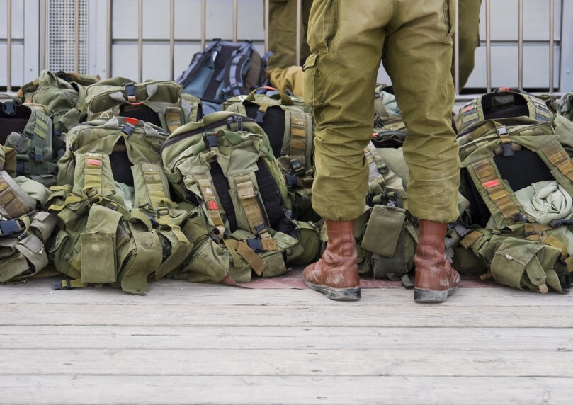 כדי להסיר עיקולים: יועץ מס נאשם בזיוף שירות מילואים במלחמה