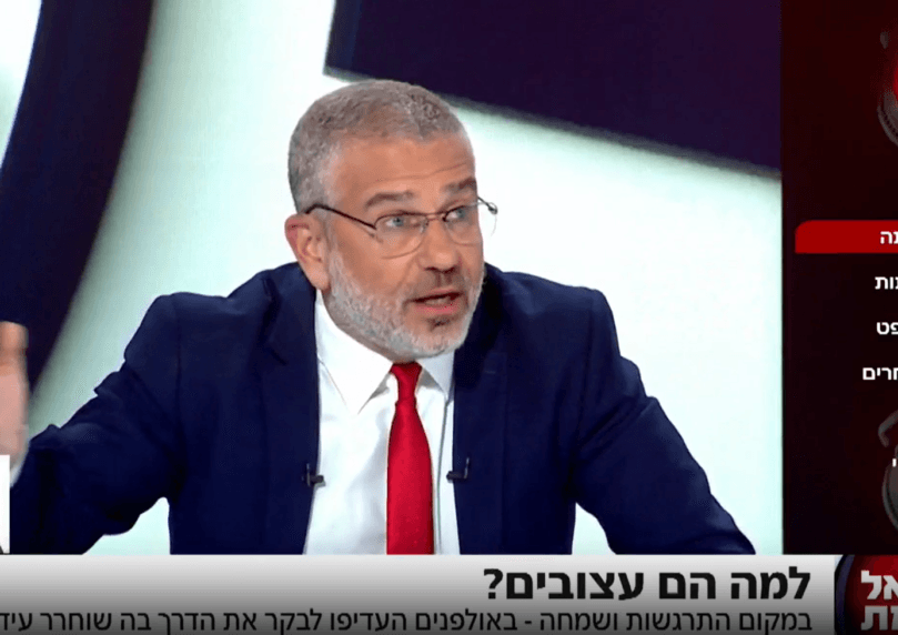 ינון מגל נגד אמנון אברמוביץ': "יש לו אחריות ישירה לאסון"