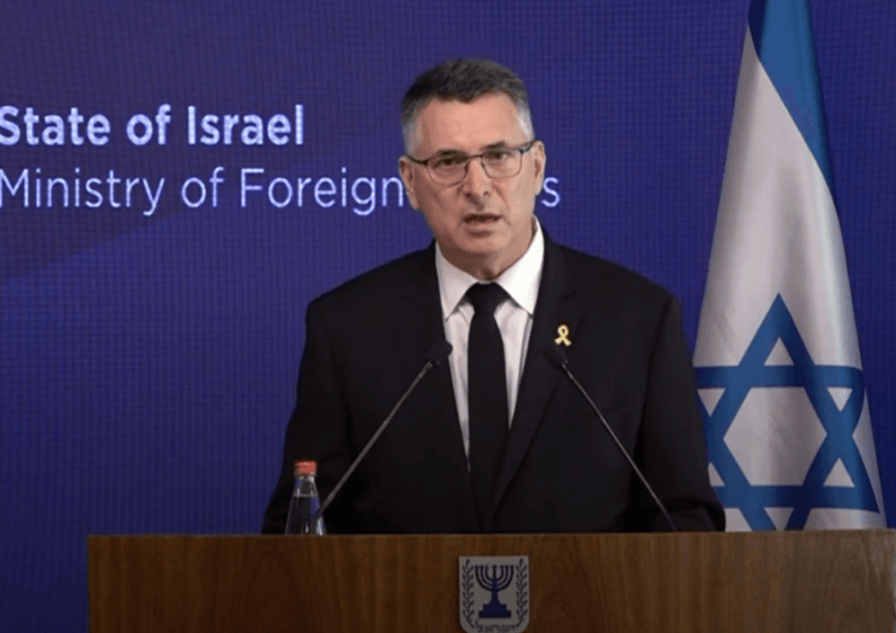 גדעון סער בראיון לתקשורת הזרה: "לא נעצור עד שנסיר את האיום"