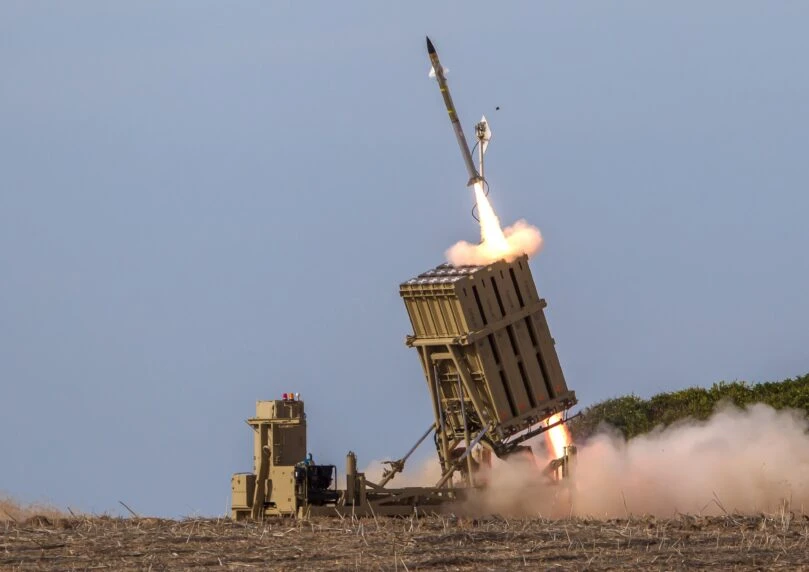 מספר טילים שוגרו במרווחי זמן קצרים, כ-35 דקות של אזעקות