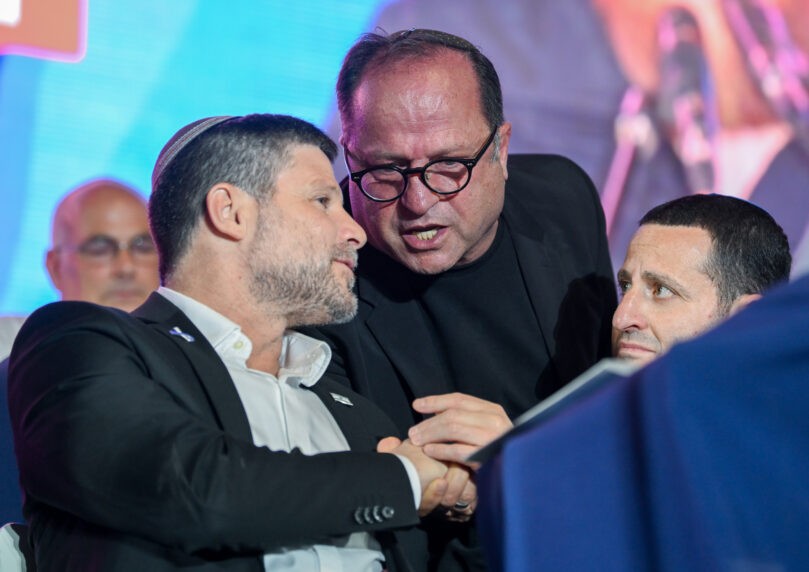 "אתה משקר": למה השר סמוטריץ' איים להזמין מאבטחים לאב השכול?