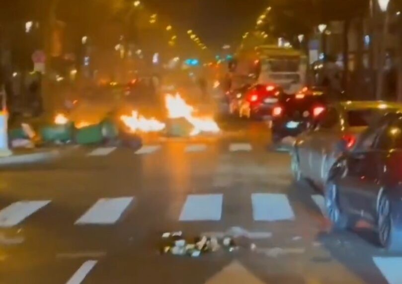 צפו בתיעודים: אוהדי פ.ס.ז' התפרעו ברחובות פריז, רכב הוצת