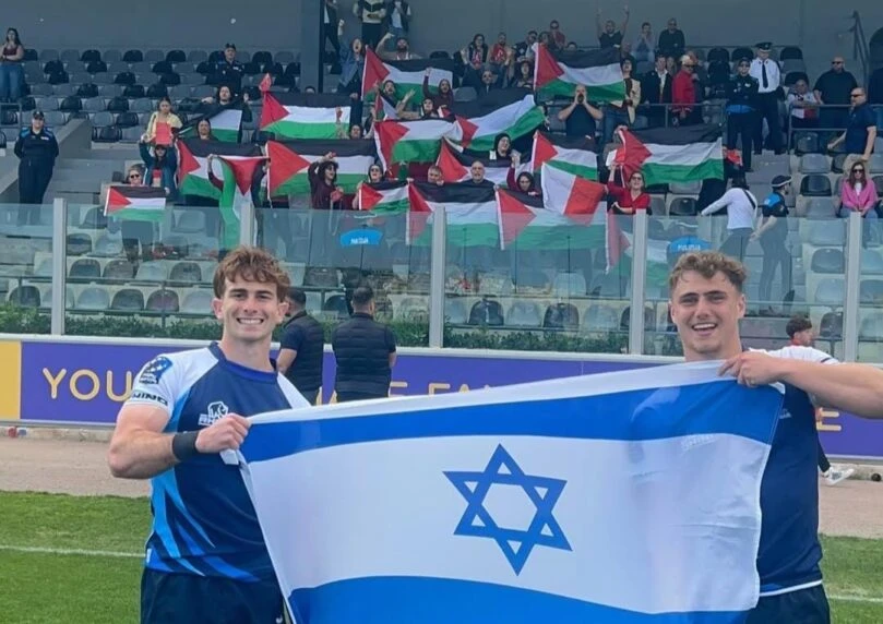 מול שונאי ישראל: התמונה של שחקני הנבחרת ממשיכה לשבור את הרשת