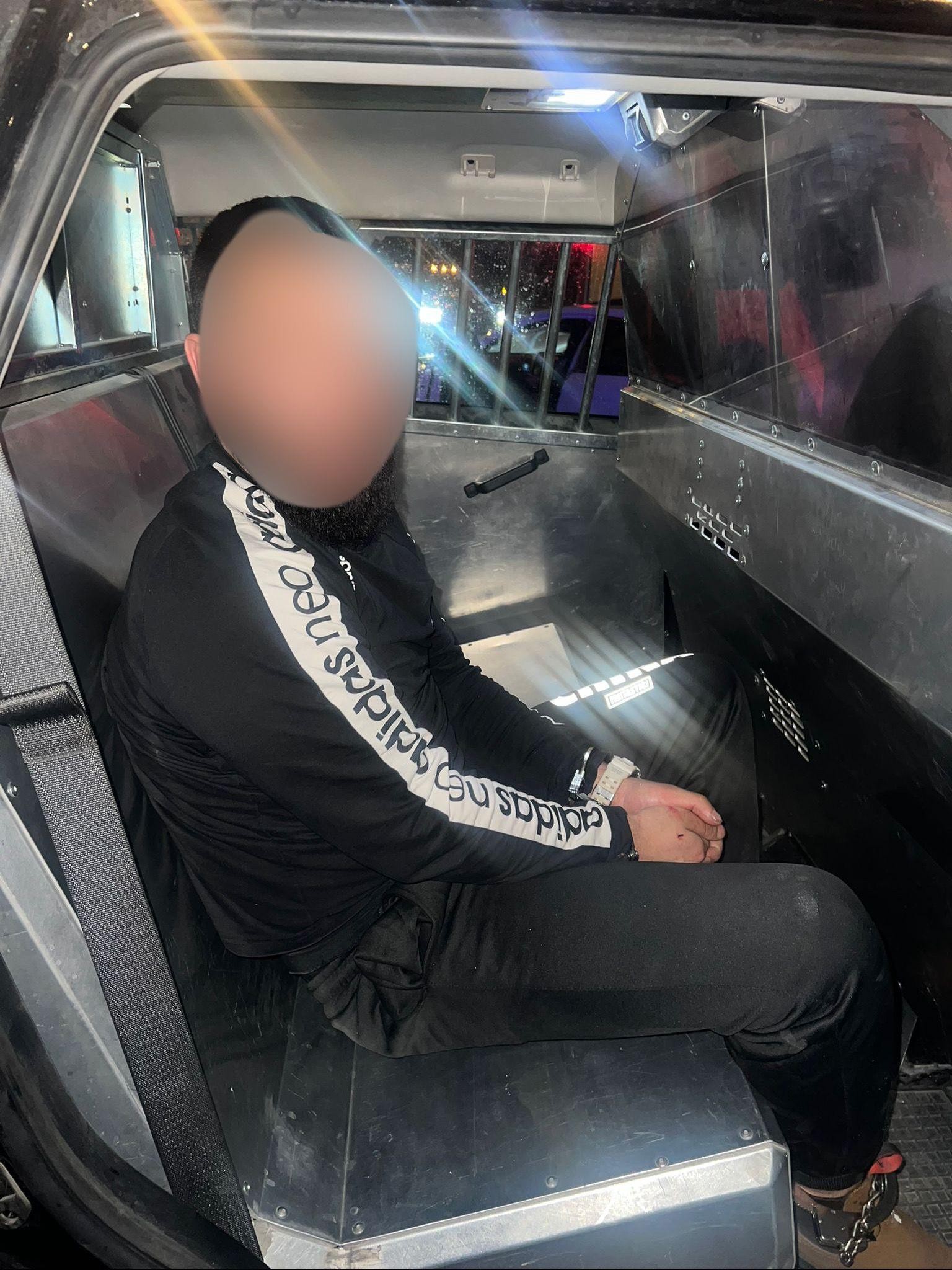 נתפסו על חם: 2 שב"חים ניסו לגנוב רכבים ונעצרו