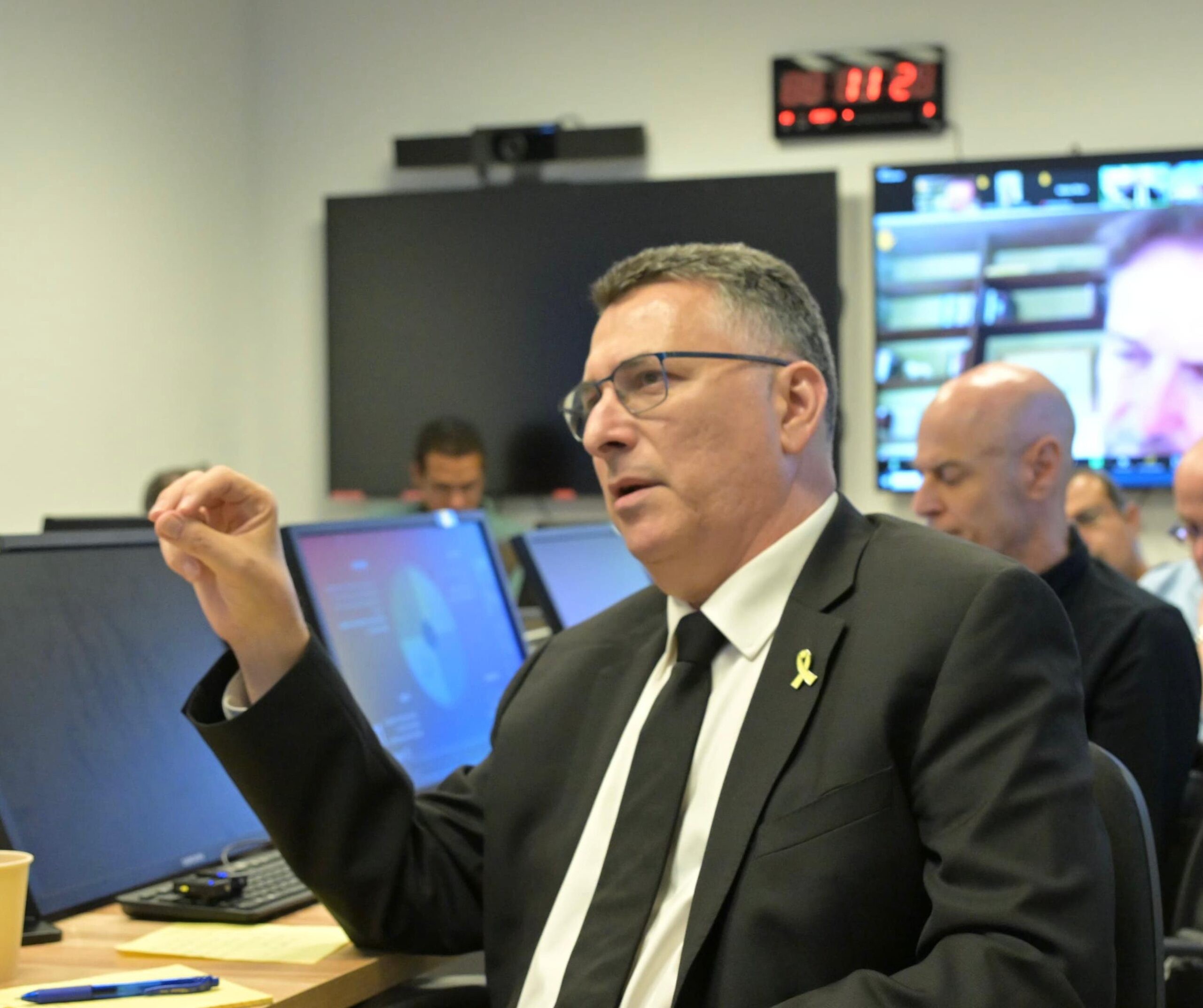 ח"כ סעדה: "השר שיכהן בוועדה להדחת היועמ"שית - גדעון סער"