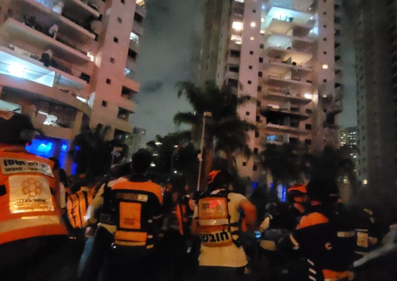 הבית בפתח תקווה נפגע: "תהיו במרחב מוגן - זה לא משחק"