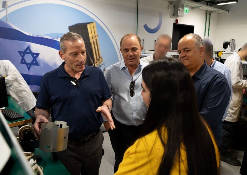מנכ"ל משרד הביטחון: "מרוץ החימוש לעימות הבא עם איראן החל"