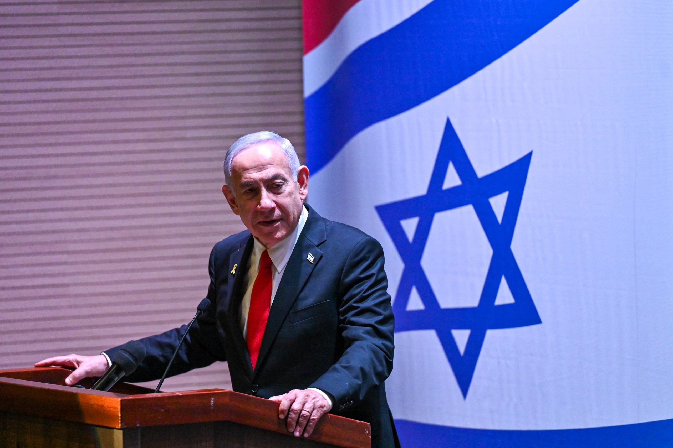 ראש הממשלה נתניהו ללוחמי האש: "יש לנו מערך לתפארת"