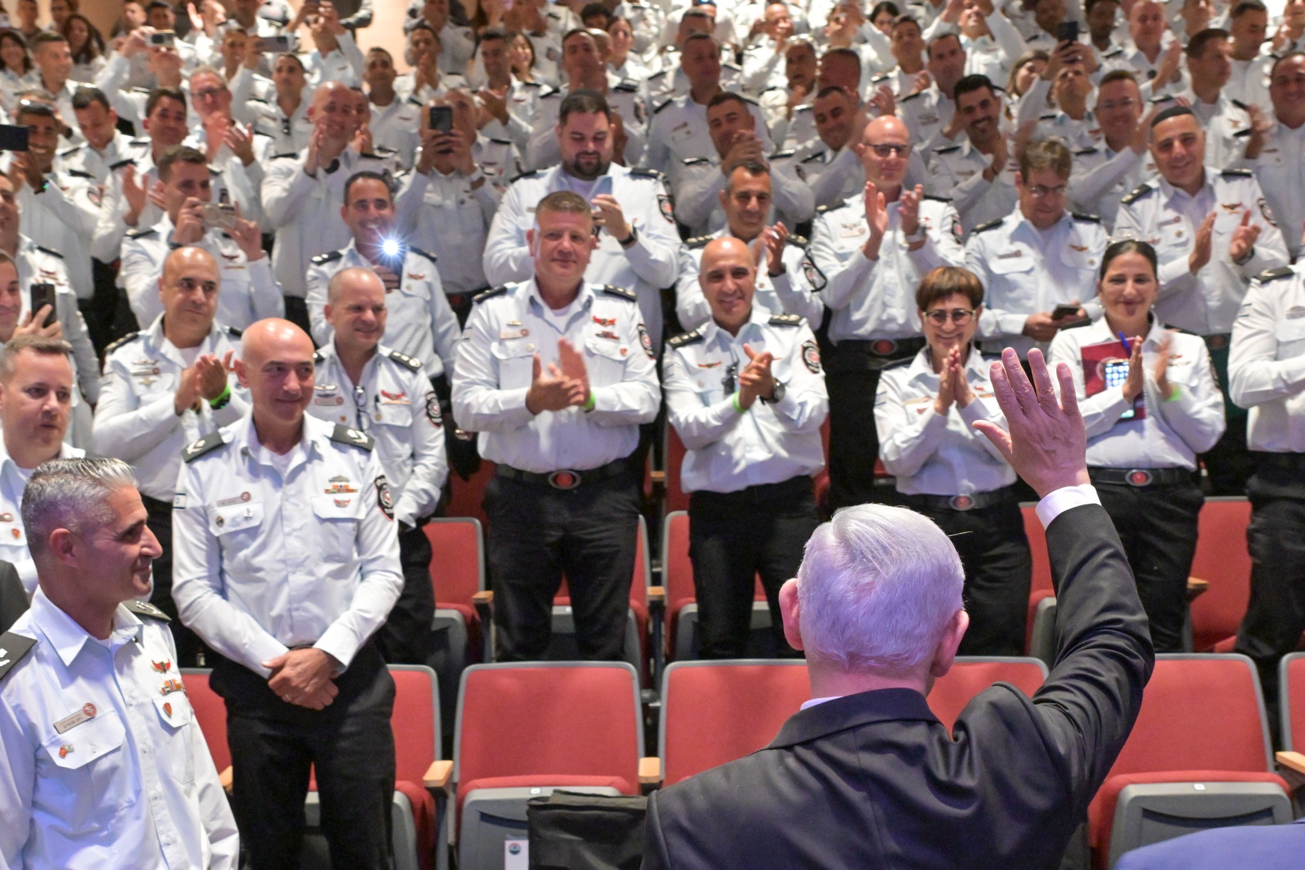 ראש הממשלה נתניהו ללוחמי האש: "יש לנו מערך לתפארת"
