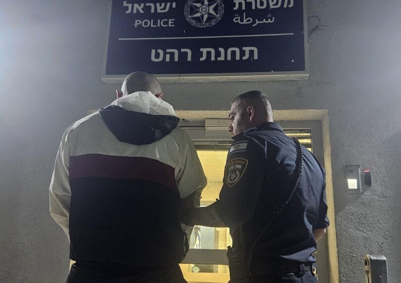 פשיטה רחבת היקף ברהט: מעל 30 חשודים נעצרו, שוטר נפצע קל