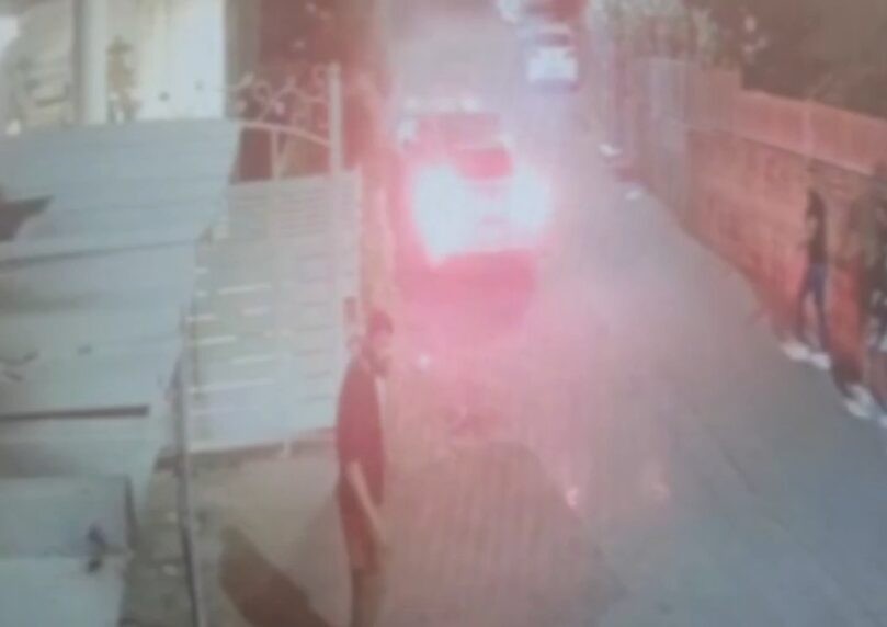 "אחד אחד אני שוחט אתכם": דהר עם הטסלה שלו במטרה לדרוס אנשים