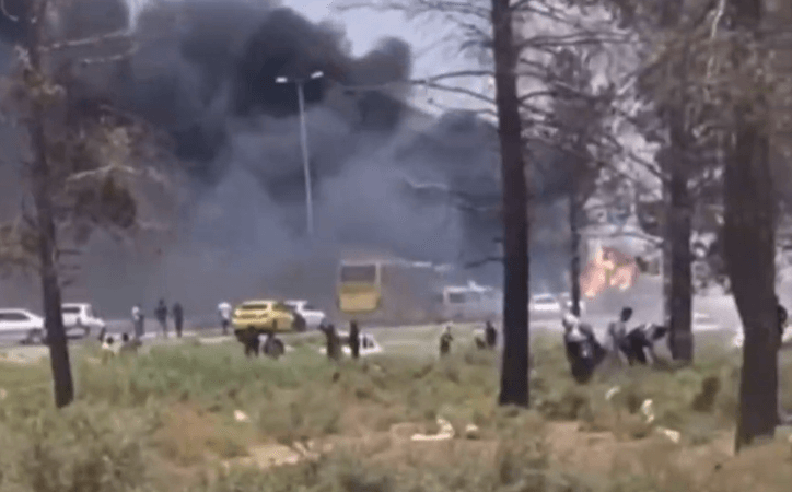 כוחותינו פגעו במדויק במשאית טילים שנסעה בכביש ראשי באיראן