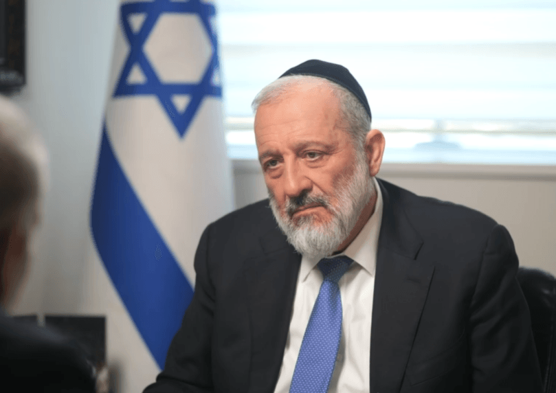 דרעי בדרישה מנתניהו: לעצור מיד את תוכנית טראמפ