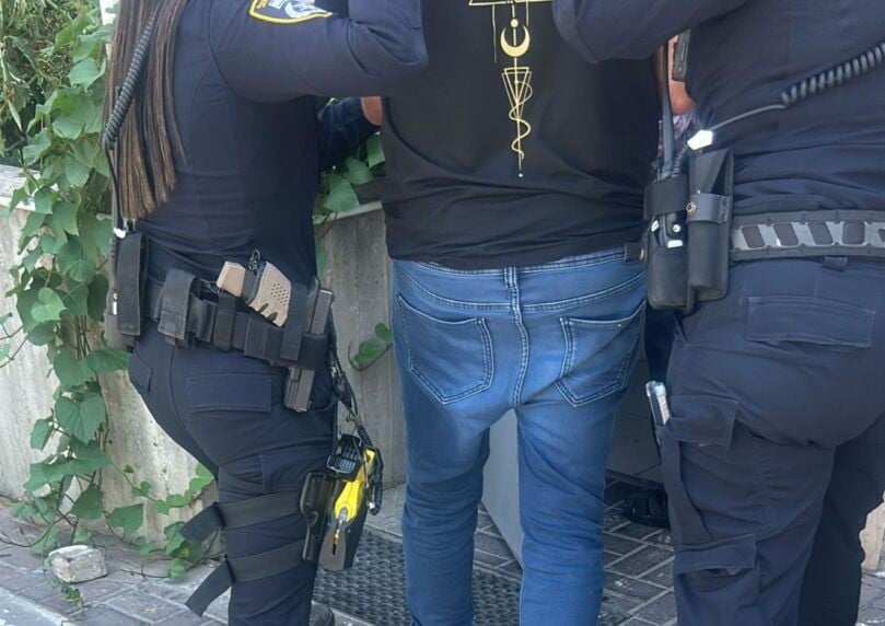 נעצרו 3 חשודים שמנעו כניסה למקלטים ברחבי העיר בת ים