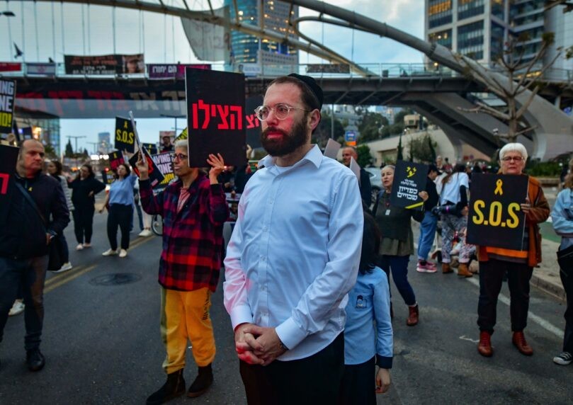 לאחר שהסית נגד הנופלים: העיתונאי ישראל פריי שוחרר למעצר בית