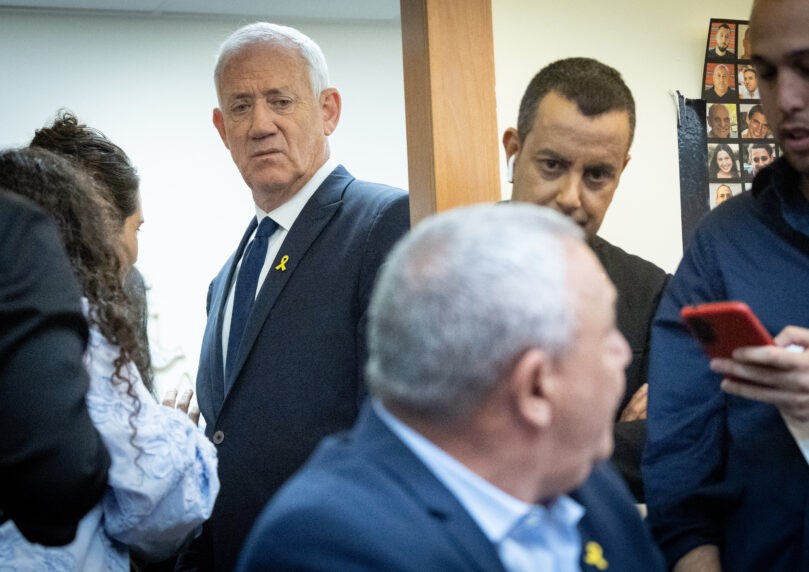 אחרי איזנקוט - זה הבכיר הנוסף שפורש מהמחנה הממלכתי